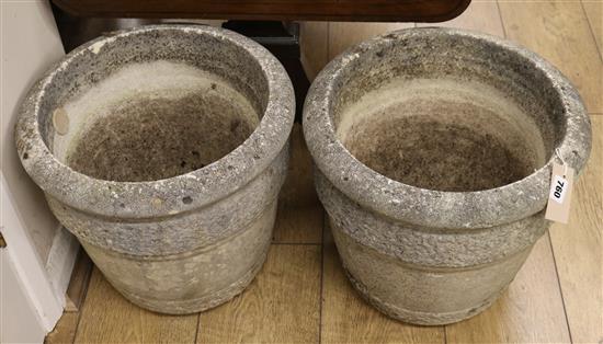 A pair of reconstituted circular garden tubs, 40cm wide